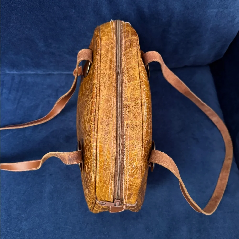 CAVALIERI  Vintage‎  Brown Crocodile leather. shoulder/crossbody Bag.